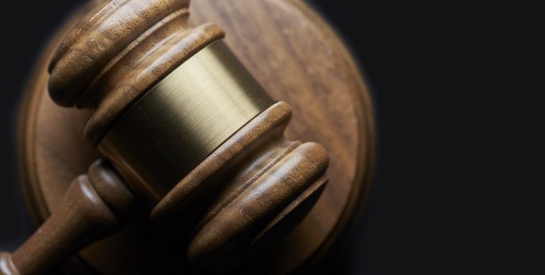 蔑视法院对克洛维亚的申请,Myntra过于专利侵权行为
