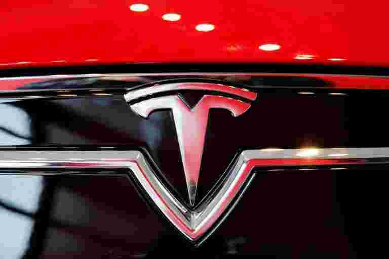 尽管工厂关机，Tesla在第二季度赚取104米的利润