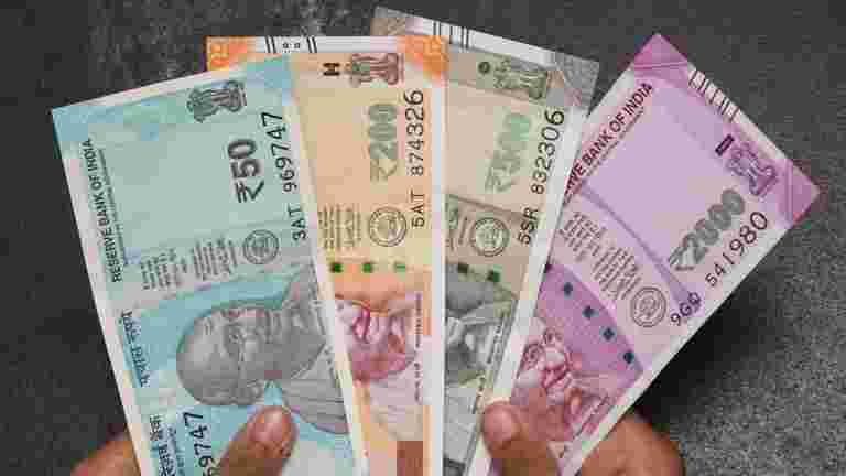 MLA每年赚取24.6万卢比的平均年收入，Karnataka Legislators在列表中，研究