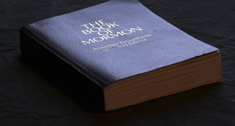 圣洁之夜：新的万豪房间获得圣经，摩门教徒的书