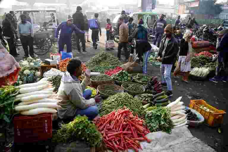 由于Cyclone Amphan，伴随着下雨，食品价格在西孟加拉邦上涨