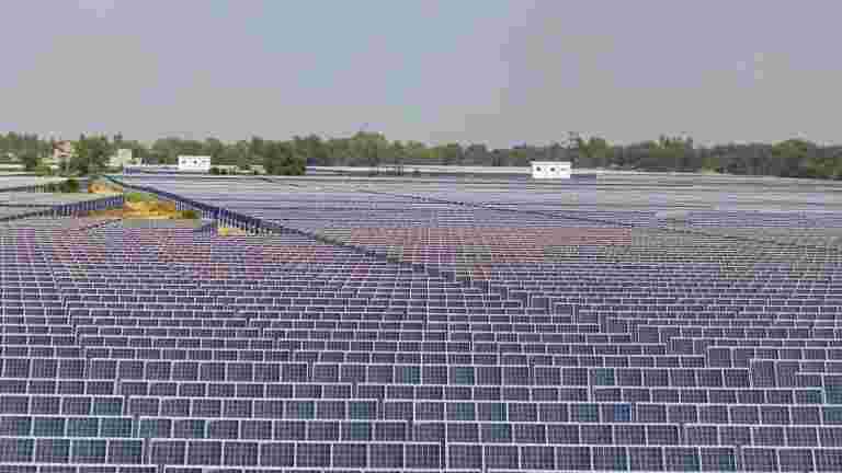 Adani Arm Agel从Skypower Global获取50 MW太阳能资产